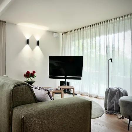 Haus Am Lift - Top1 - Summercard Included - Ski-in Ski-out - 4p Apartment Zell am See